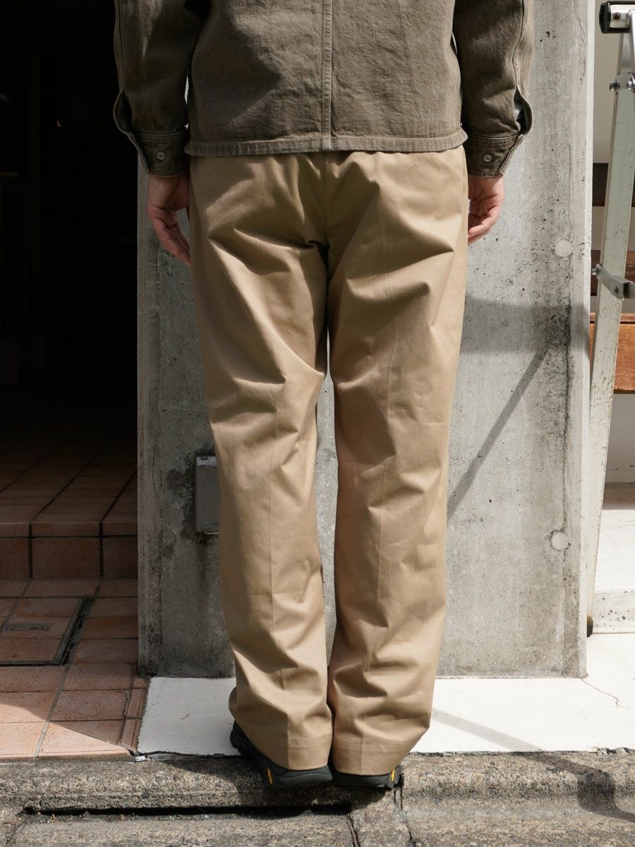 NO TUCK CHINO TROUSERS[CAMEL] | 1LDK (ワンエルディーケー) 公式サイト