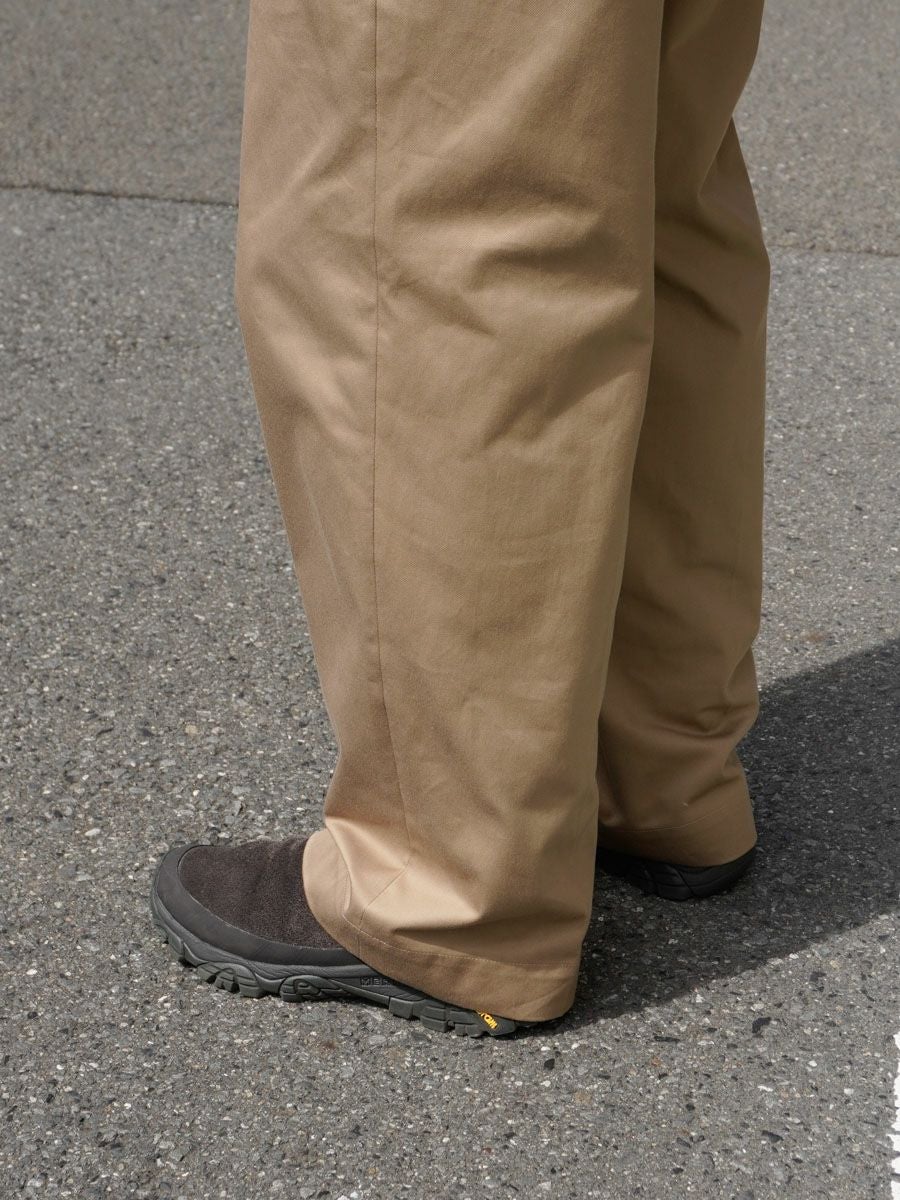 NO TUCK CHINO TROUSERS[CAMEL] | 1LDK (ワンエルディーケー) 公式サイト