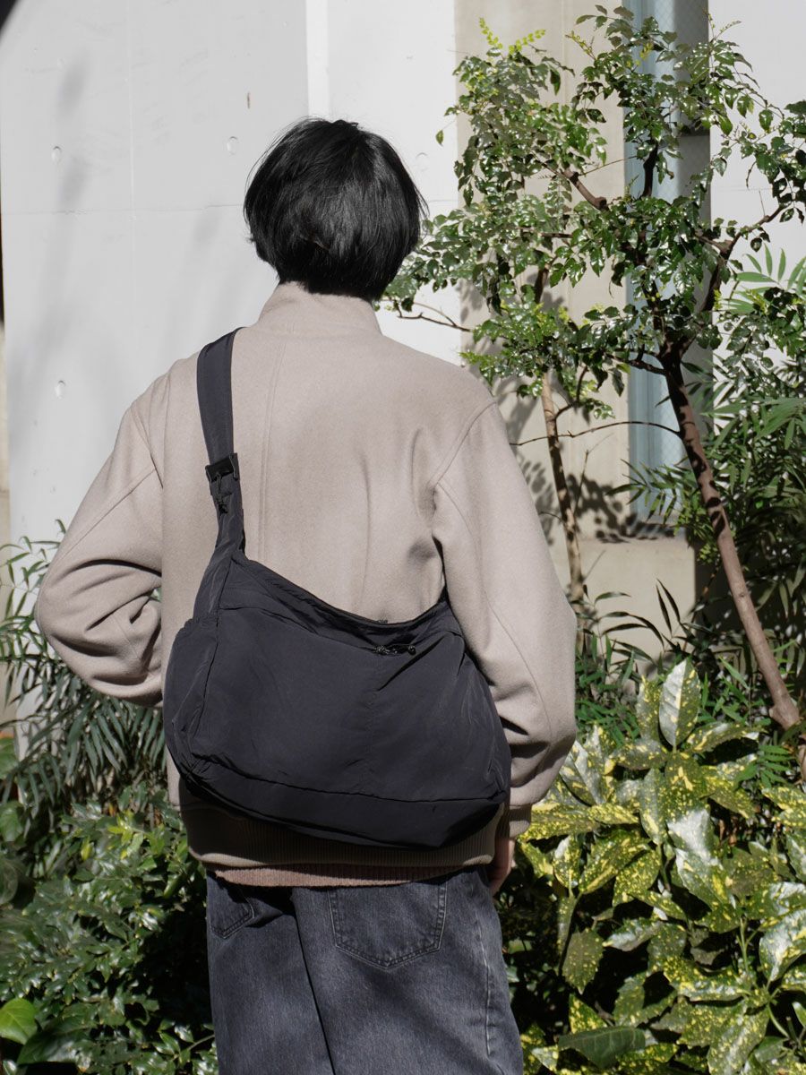 BIG NYLON SHOULDER BAG[BLACK] | 1LDK (ワンエルディーケー) 公式サイト