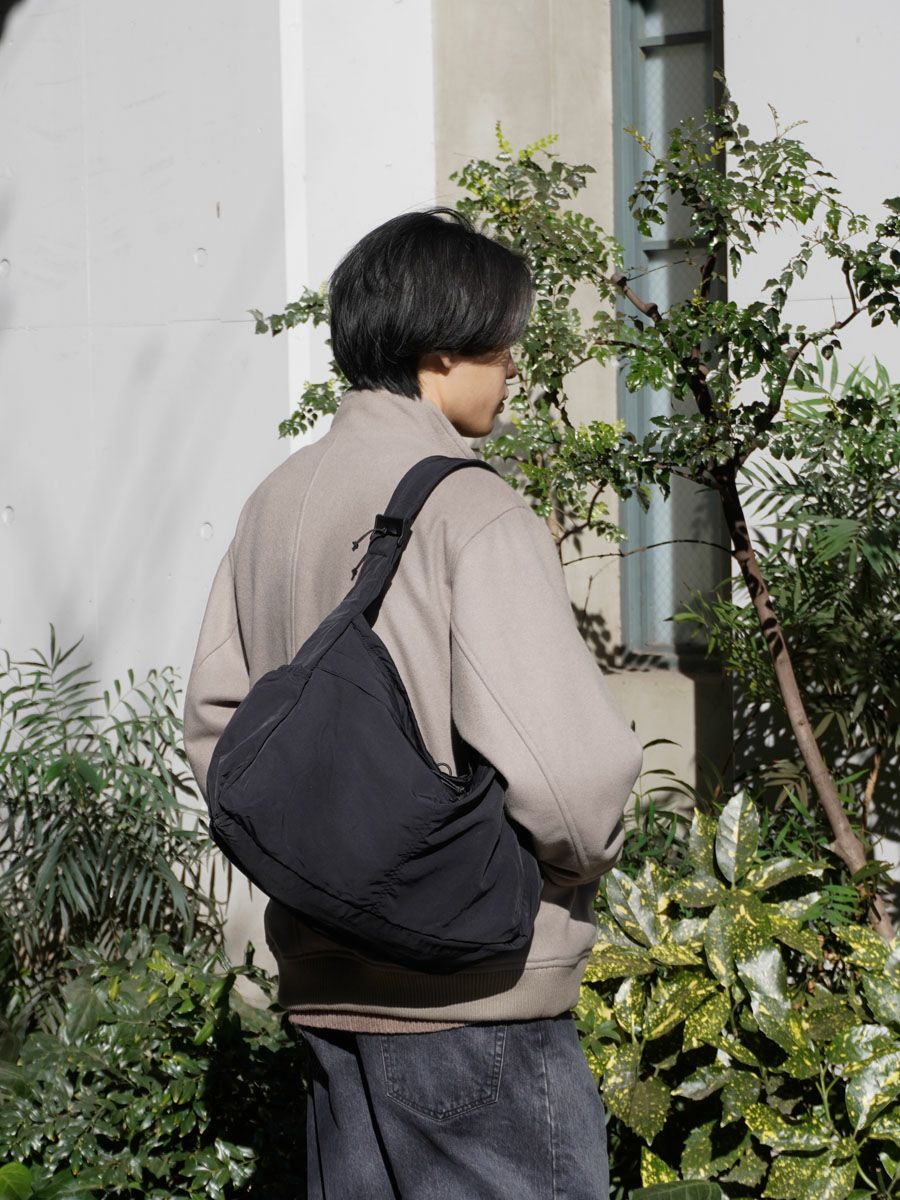 BIG NYLON SHOULDER BAG[BLACK] | 1LDK (ワンエルディーケー) 公式サイト