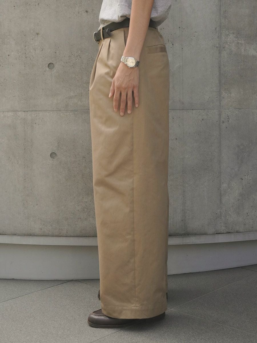 2TUCK WIDE CHINO TROUSERS[CAMEL] | 1LDK (ワンエルディーケー) 公式