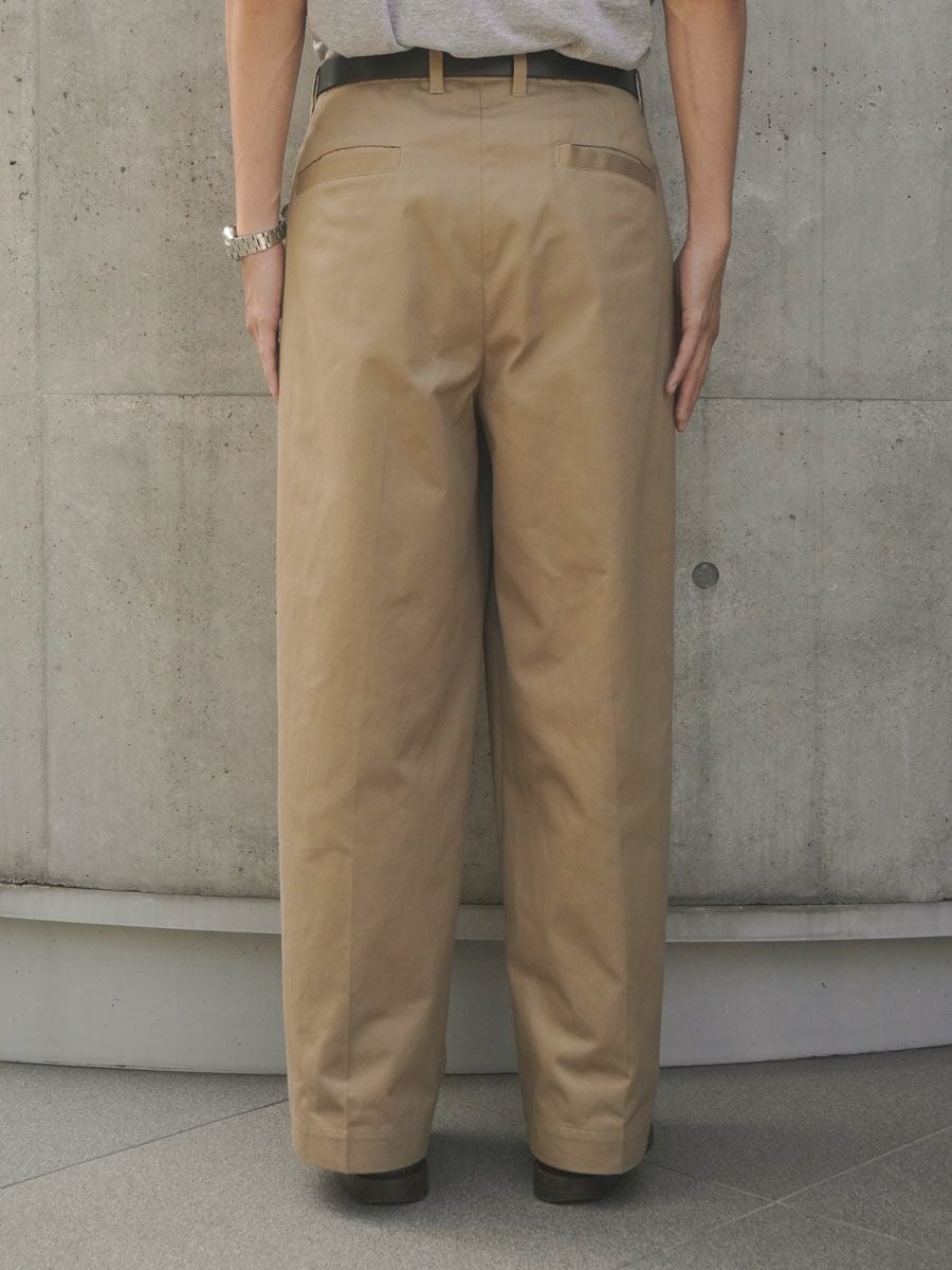 2TUCK WIDE CHINO TROUSERS[CAMEL] | 1LDK (ワンエルディーケー) 公式