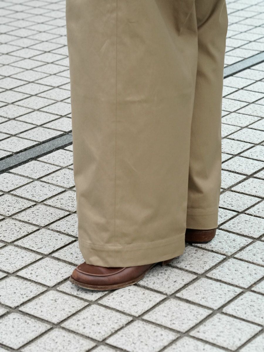 2TUCK WIDE CHINO TROUSERS[CAMEL] | 1LDK (ワンエルディーケー) 公式
