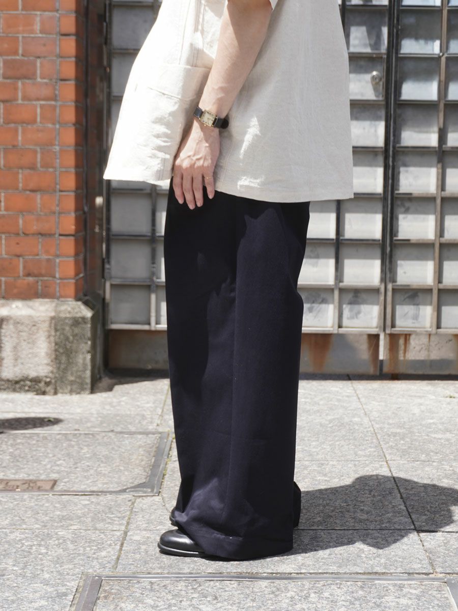 2TUCK WIDE CHINO TROUSERS[NAVY] | 1LDK (ワンエルディーケー) 公式サイト