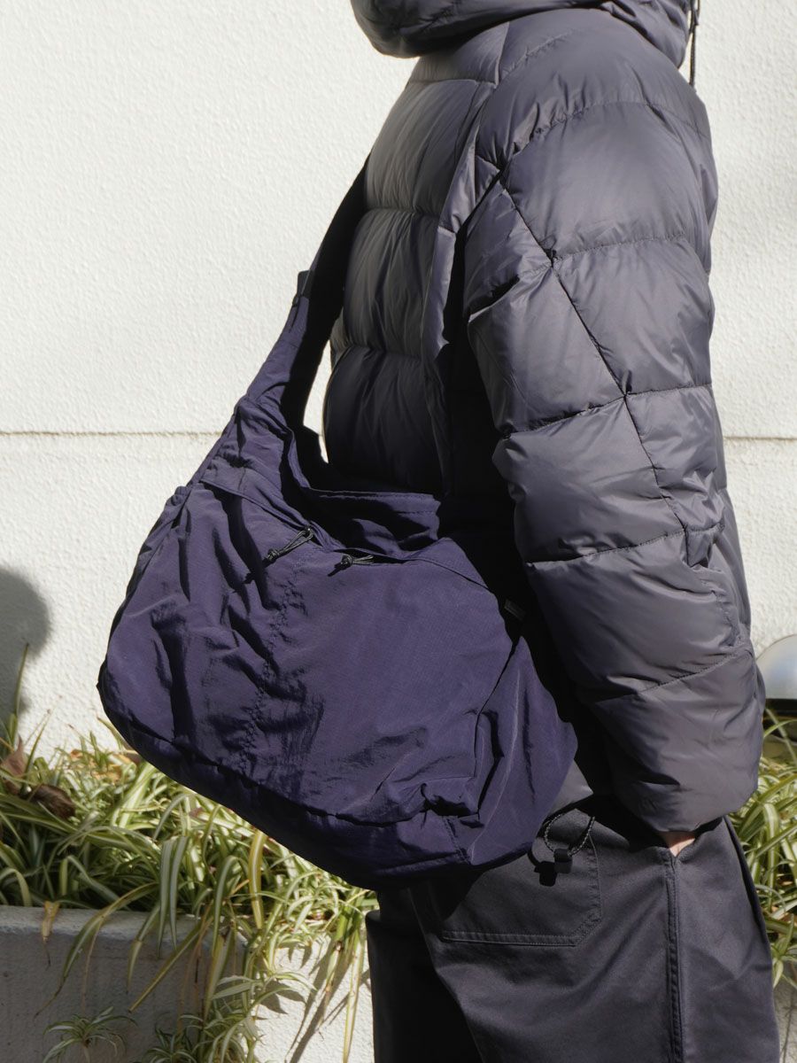 BIG NYLON SHOULDER BAG[NAVY] | 1LDK (ワンエルディーケー) 公式サイト