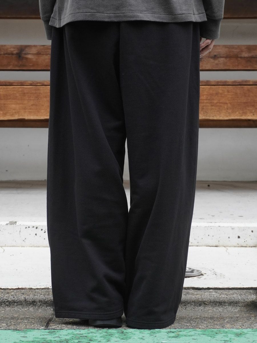2TUCK SWEAT PANTS[BLACK] | 1LDK (ワンエルディーケー) 公式サイト