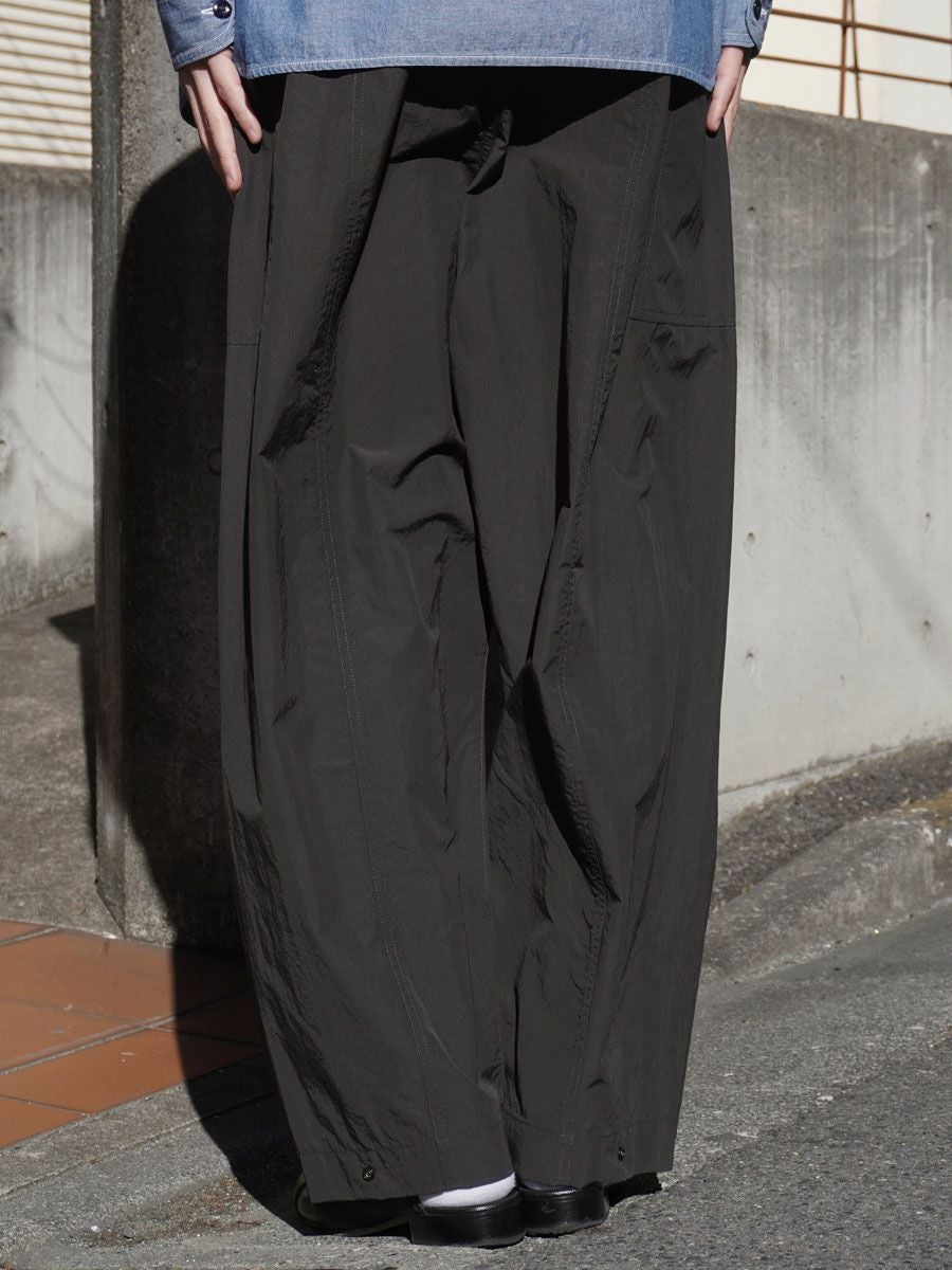 ELASTICATED WAIST TAPERED PANTS[COAL] | 1LDK (ワンエルディーケー