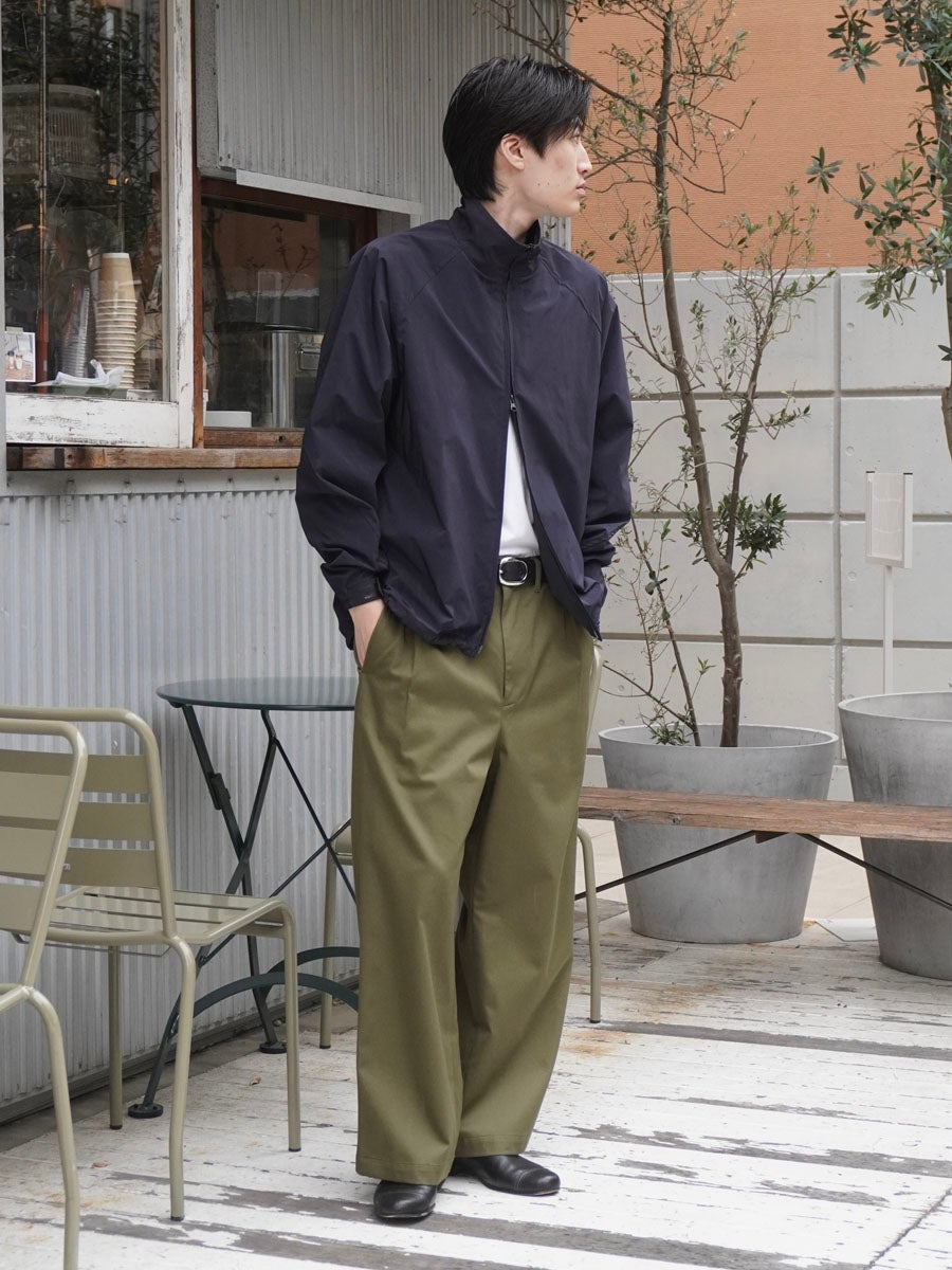 2TUCK WIDE COTTON TROUSERS[OLIVE] | 1LDK (ワンエルディーケー) 公式