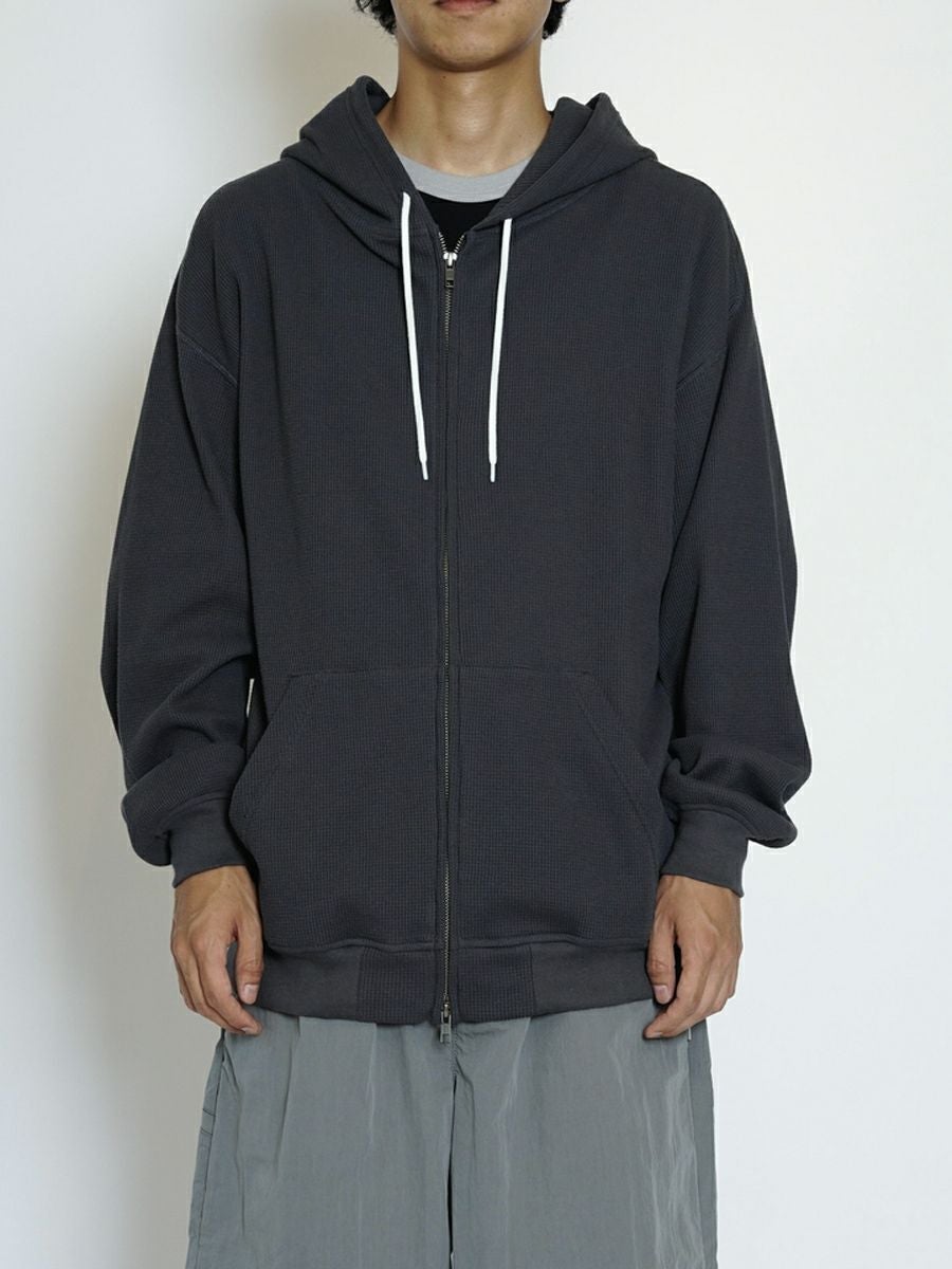 WAFFLE ZIP HOODIE[CHARCOAL] | 1LDK (ワンエルディーケー) 公式サイト