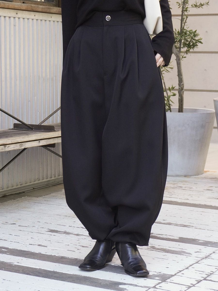 WOMENS】BALOON TUCK PANTS[BLACK] | 1LDK (ワンエルディーケー) 公式