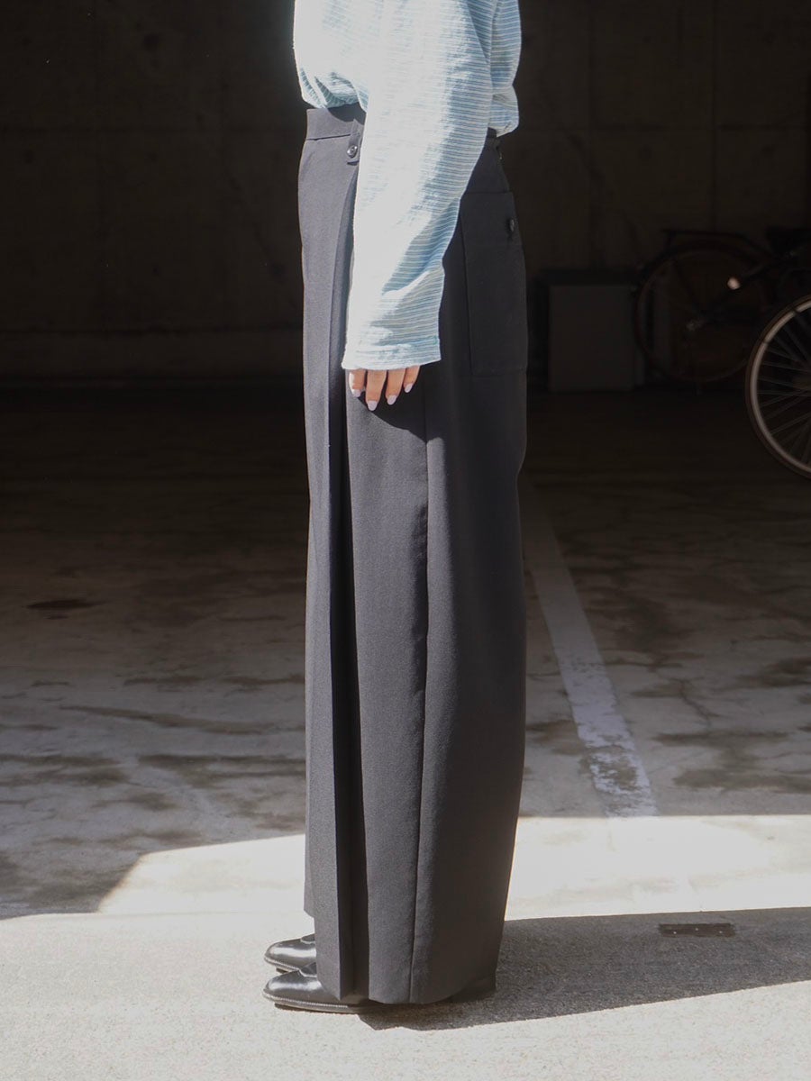 SUMMER WOOL WIDE PLEATS TROUSERS[BLACK] | 1LDK (ワンエルディーケー