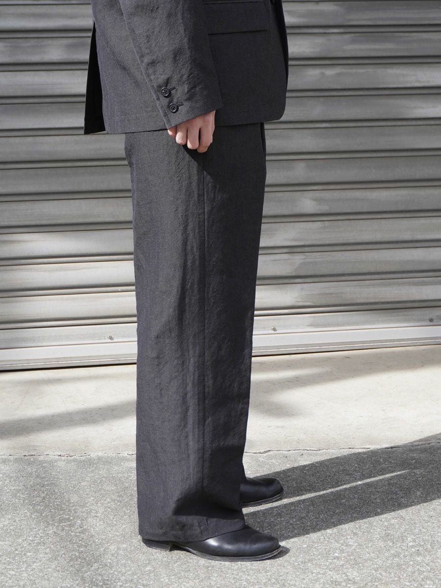 WOOL LINEN 2 TUCK TROUSERS[CHARCOAL] | 1LDK (ワンエルディーケー