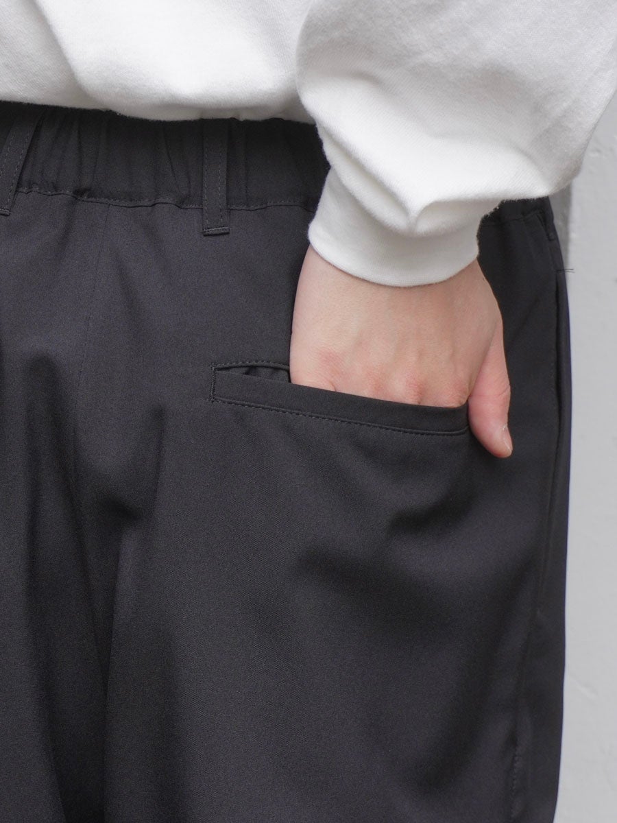 1TUCK EASY SLACKS[BLACK] | 1LDK (ワンエルディーケー) 公式サイト