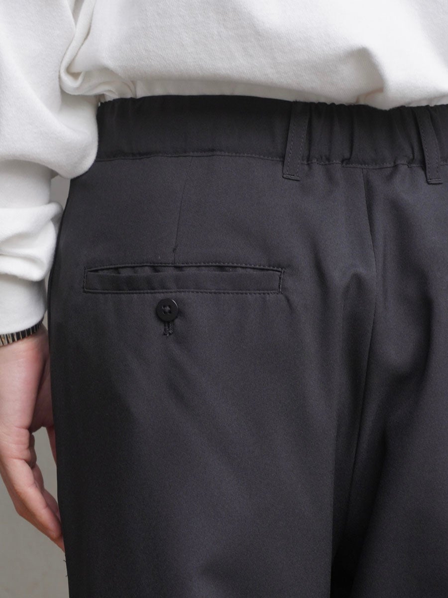 1TUCK EASY SLACKS[BLACK] | 1LDK (ワンエルディーケー) 公式サイト