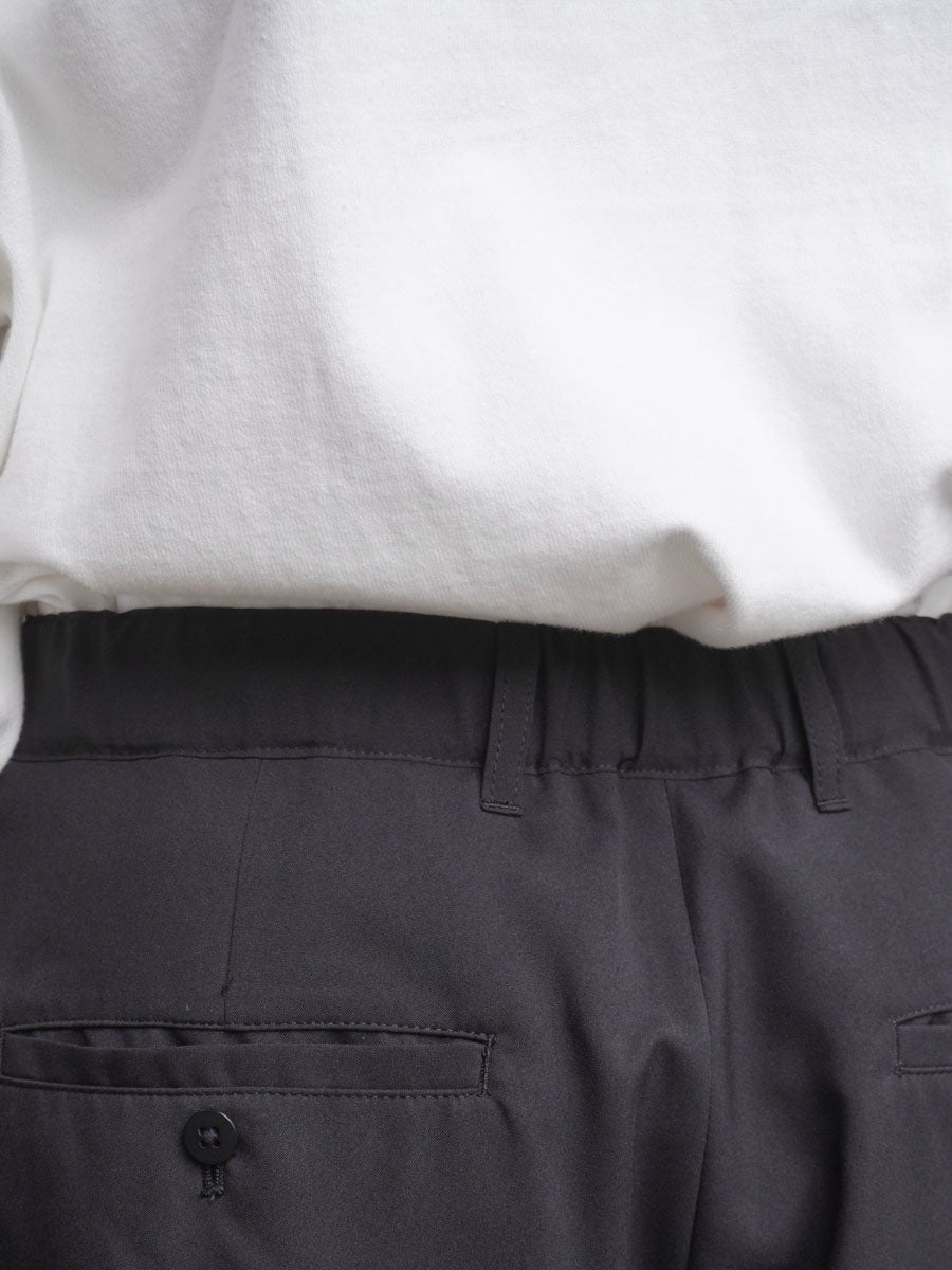 1TUCK EASY SLACKS[BLACK] | 1LDK (ワンエルディーケー) 公式サイト