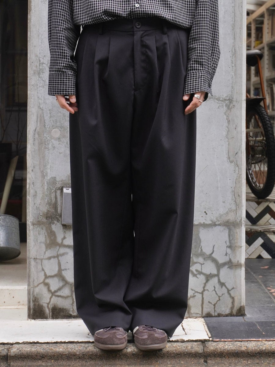 3 TUCK SLACKS[BLACK] | 1LDK (ワンエルディーケー) 公式サイト