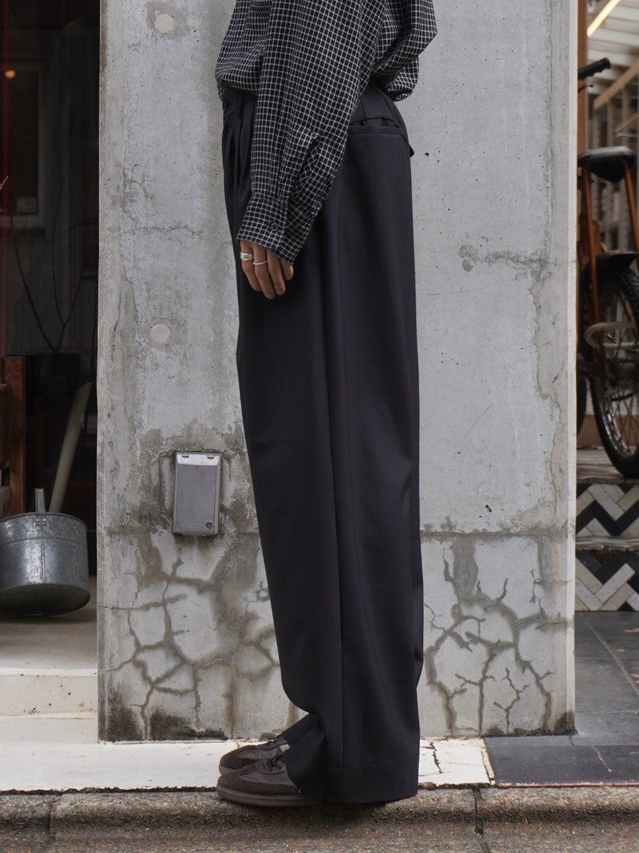3 TUCK SLACKS[BLACK] | 1LDK (ワンエルディーケー) 公式サイト