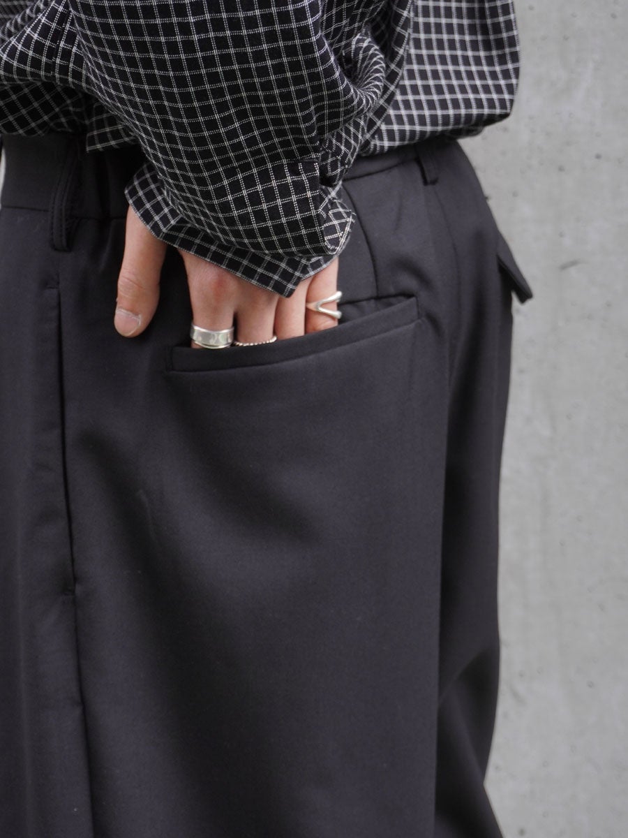 3 TUCK SLACKS[BLACK] | 1LDK (ワンエルディーケー) 公式サイト