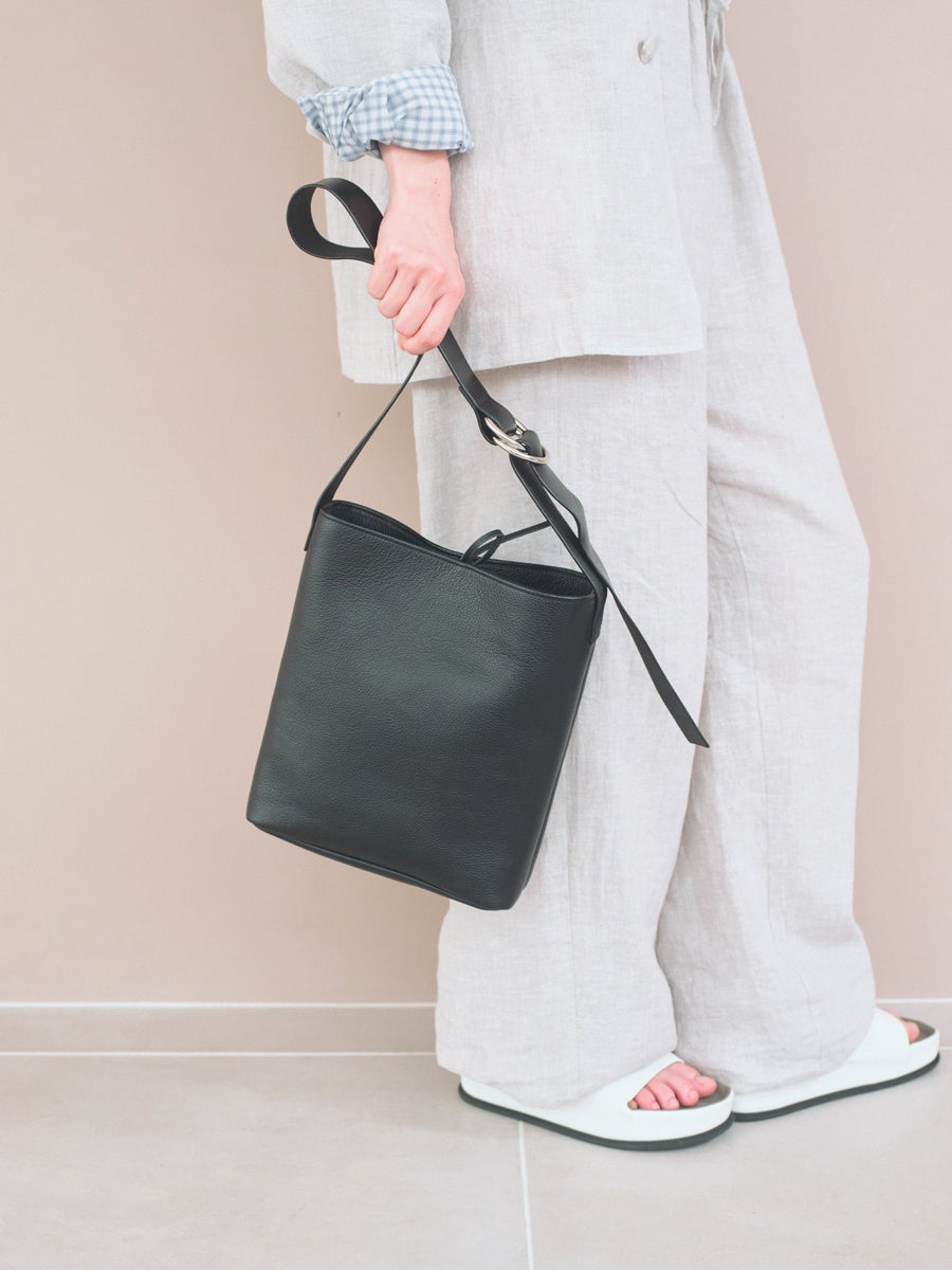LEATHER SHOULDER BAG S[BLACK] | 1LDK (ワンエルディーケー) 公式サイト