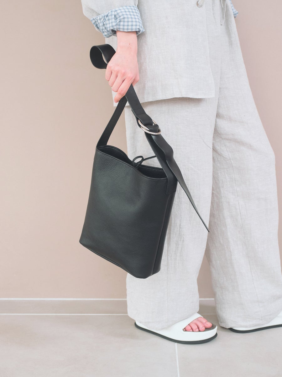 LEATHER SHOULDER BAG S[BLACK] | 1LDK (ワンエルディーケー) 公式サイト