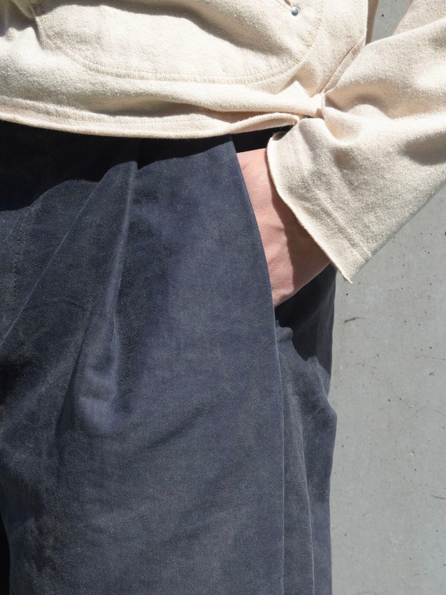 WASHED MOLESKIN 1TUCK WIDE PANTS[CHARCOAL] | 1LDK (ワンエルディー