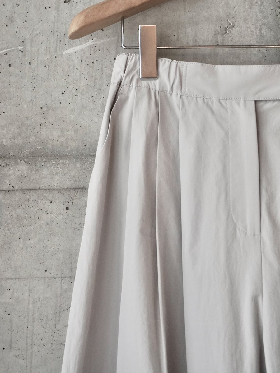 THREE TUCK BANDING PANTS[GRAY] | 1LDK (ワンエルディーケー) 公式サイト