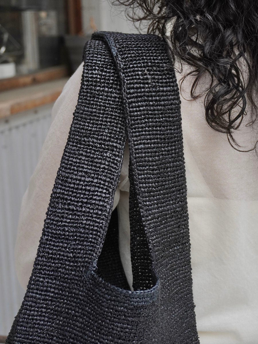 MEDIUM RAFFIA BAG[BLACK] | 1LDK (ワンエルディーケー) 公式サイト