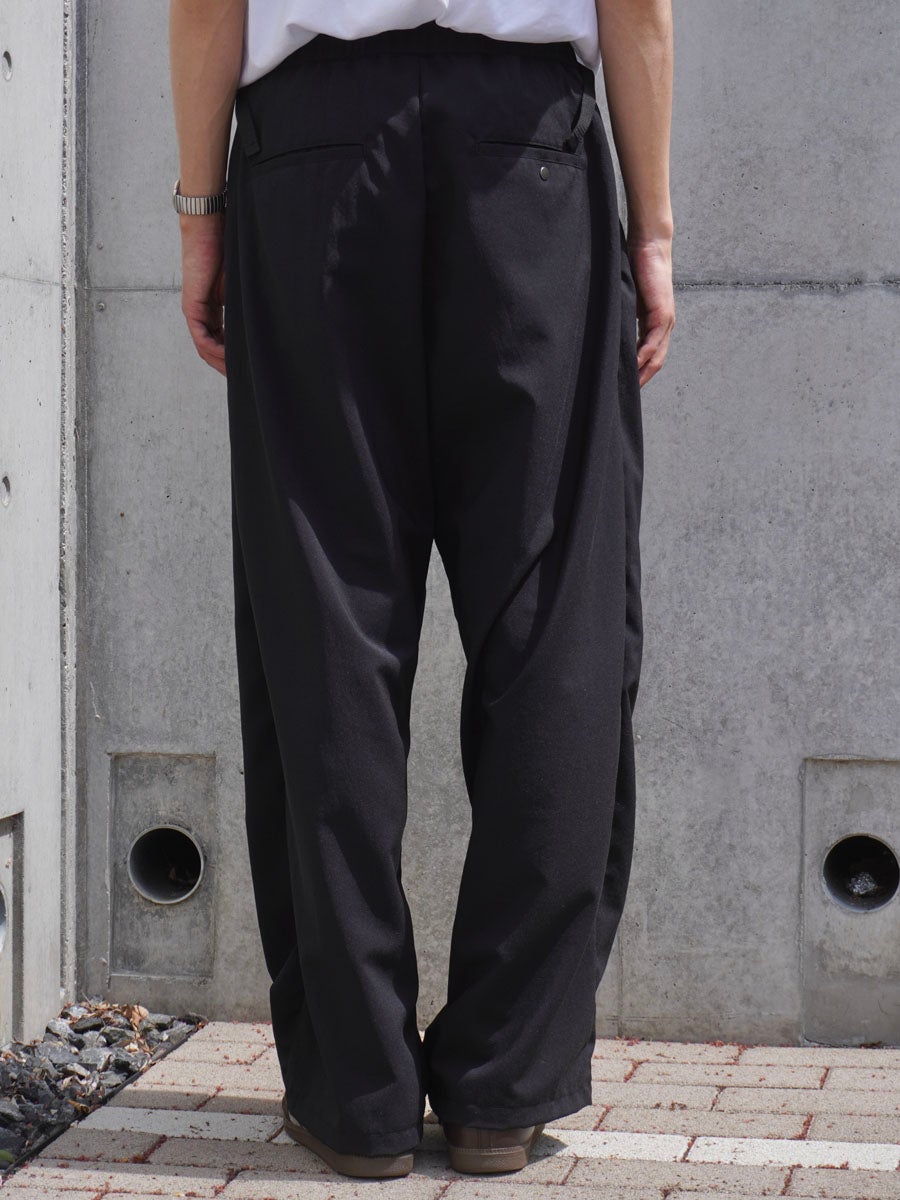 ADJUSTABLE WIDE PANTS[BLACK] | 1LDK (ワンエルディーケー) 公式サイト