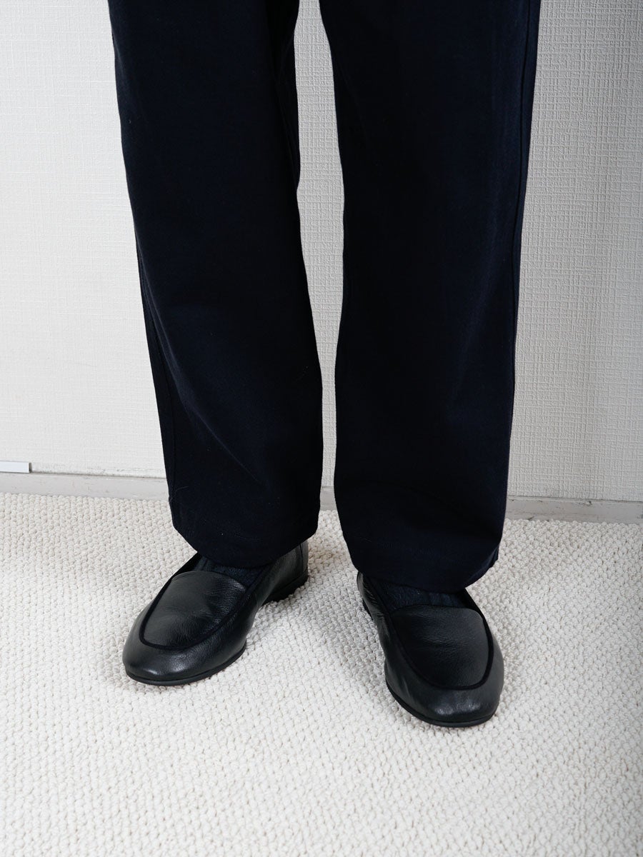 Two Tuck Wide Trousers[Dark Navy] | 1LDK (ワンエルディーケー) 公式