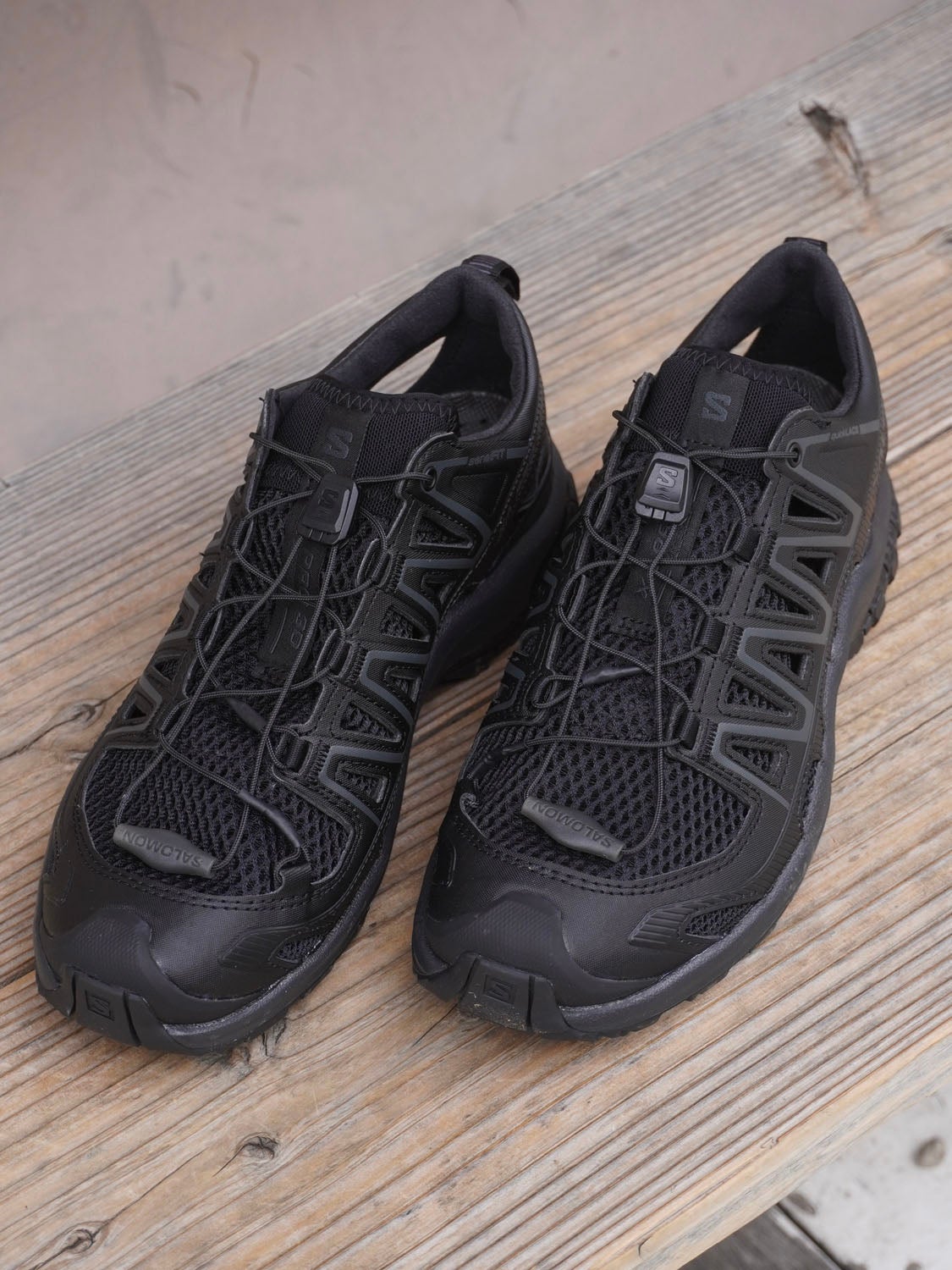 XA PRO 3D AMPHIB[Black / Black / Black] | 1LDK (ワンエルディーケー