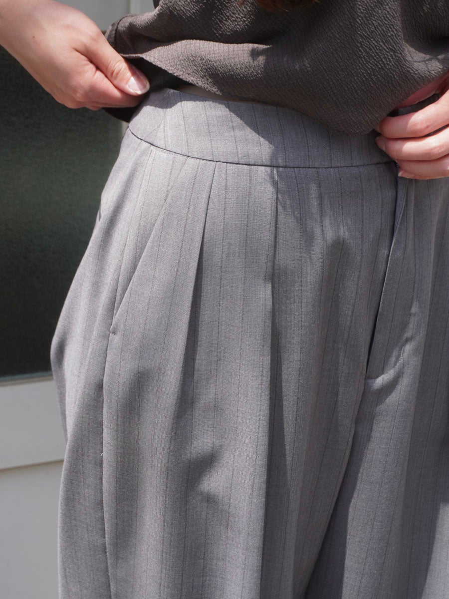 T/W tropical tuck trouser[GRAY] | 1LDK (ワンエルディーケー) 公式サイト