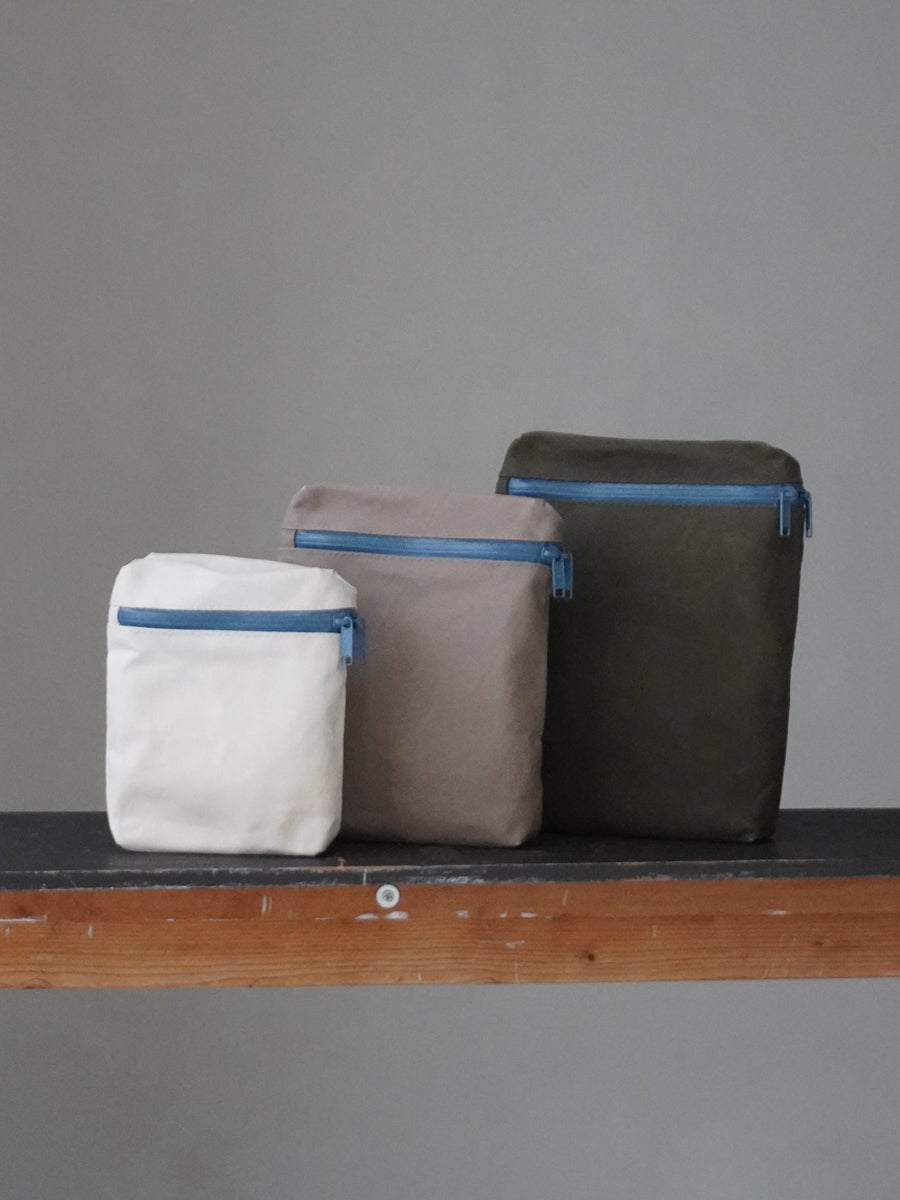 S/White, M/Coyote, L/Olive