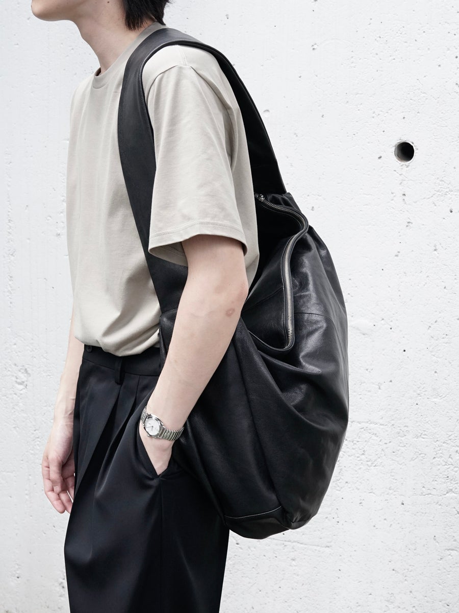 GOAT LEATHER SHIRRING HANDLE SHOULDER BAG[BLACK] | 1LDK (ワンエル
