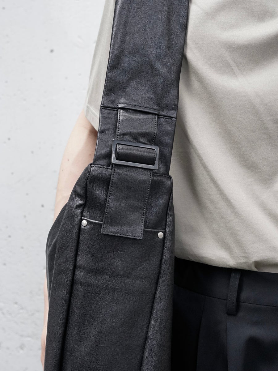 新品　argue GOAT LEATER SHOLDER BAG GOAT LEATHER SHIRRING HANDLE SHOULDER BAG[BLACK] | 1LDK (ワンエル