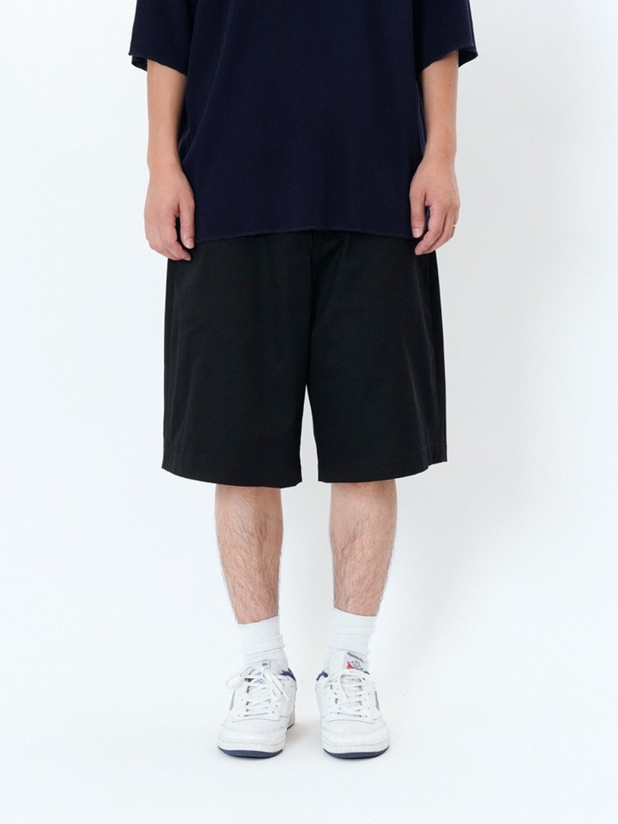 NO TUCK CHINO SHORTS[BLACK] | 1LDK (ワンエルディーケー) 公式サイト