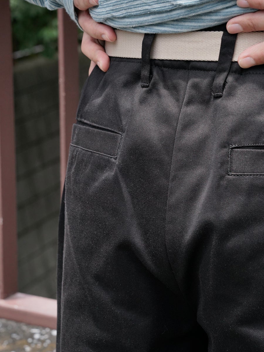 NO TUCK CHINO SHORTS[BLACK] | 1LDK (ワンエルディーケー) 公式サイト