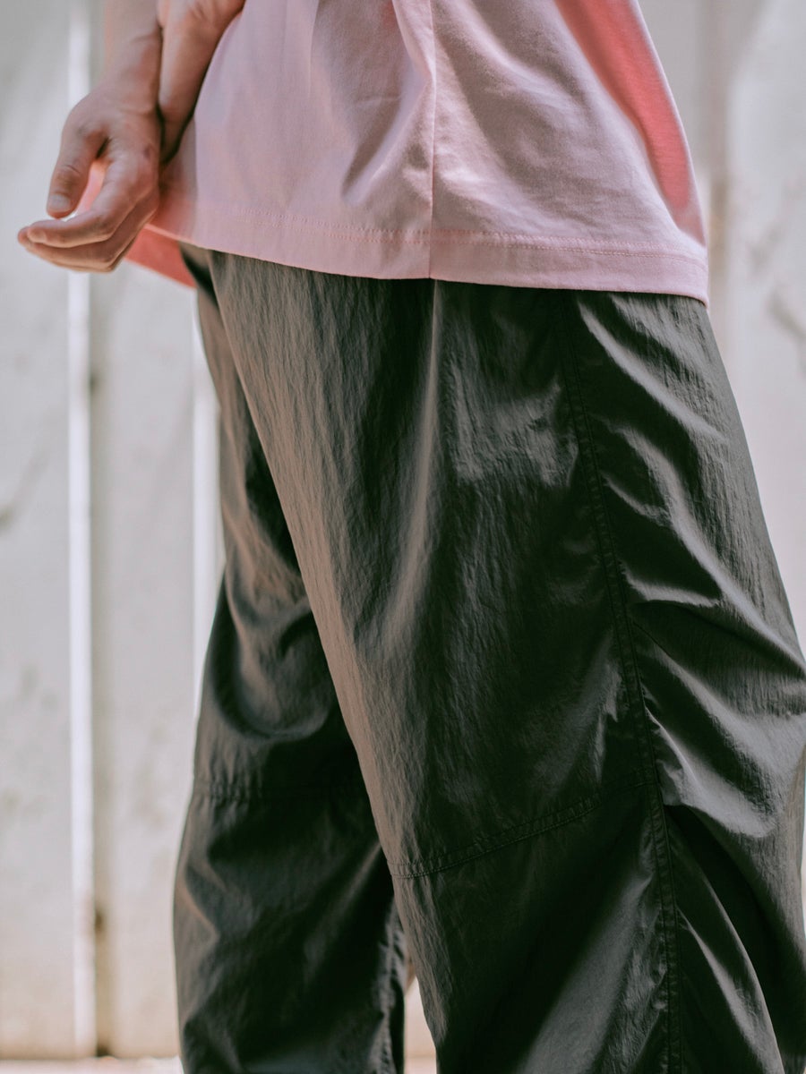 LIGHTWEIGHT NYLON WIDE PANTS[BROWN] | 1LDK (ワンエルディーケー