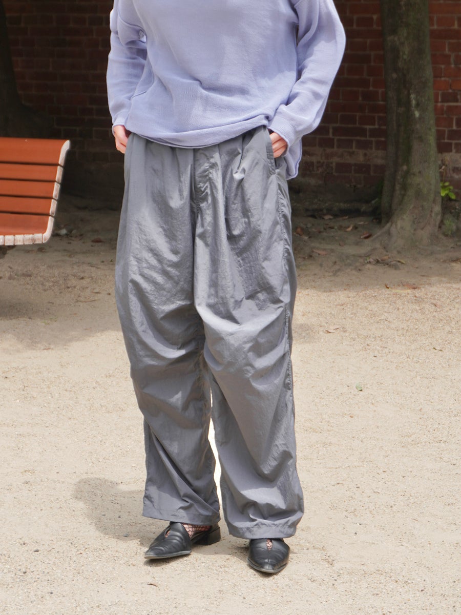 LIGHTWEIGHT NYLON WIDE PANTS[GRAY] | 1LDK (ワンエルディーケー