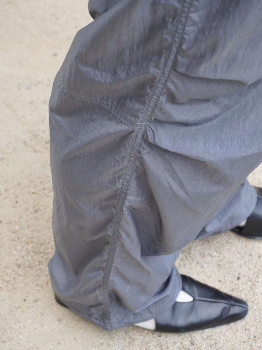 LIGHTWEIGHT NYLON WIDE PANTS[GRAY] | 1LDK (ワンエルディーケー