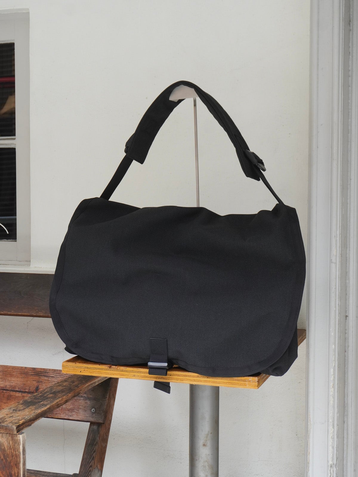 messenger bag large[BLACK] | 1LDK (ワンエルディーケー) 公式サイト