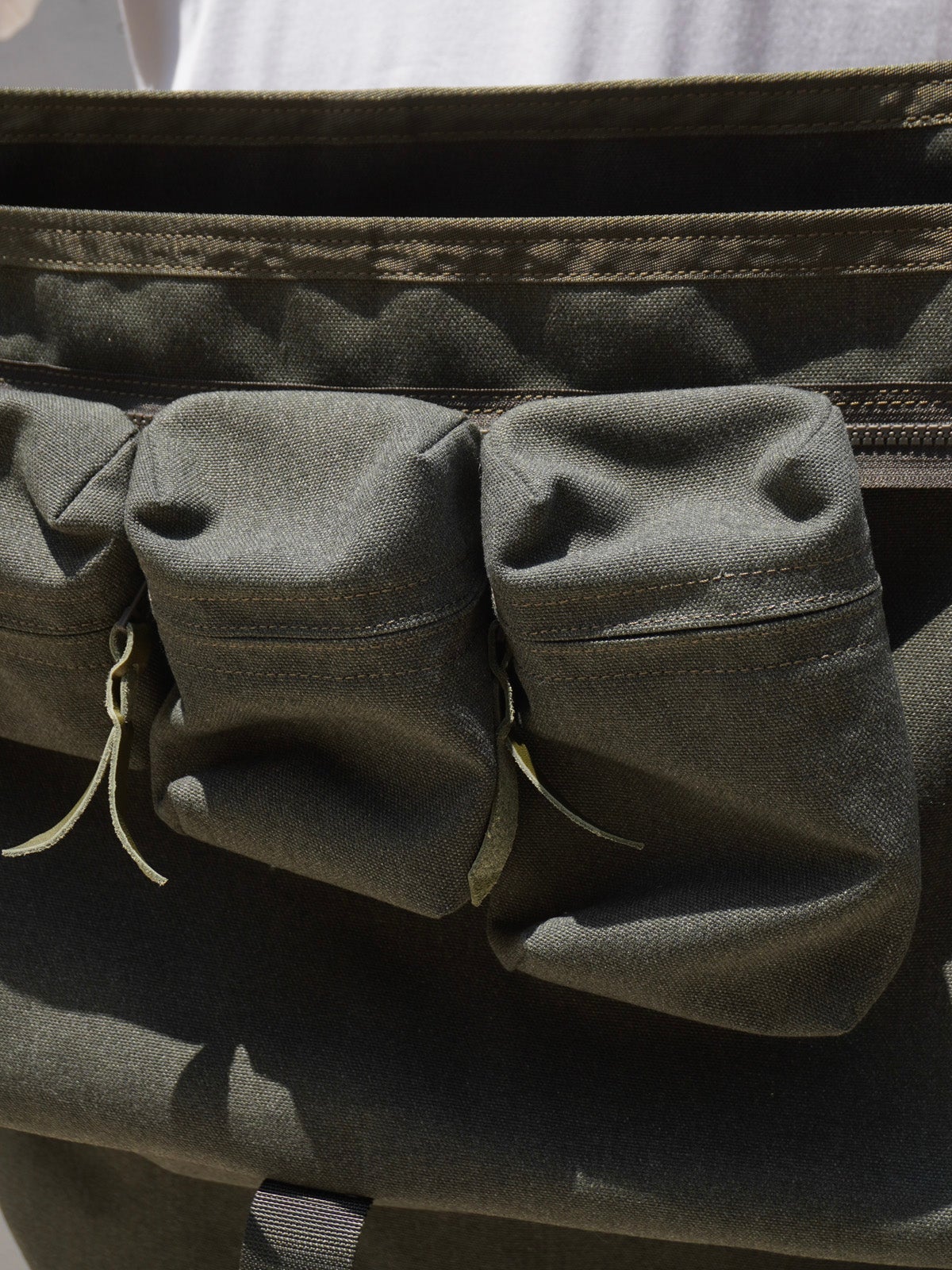 messenger bag large[KHAKI OLIVE] | 1LDK (ワンエルディーケー) 公式