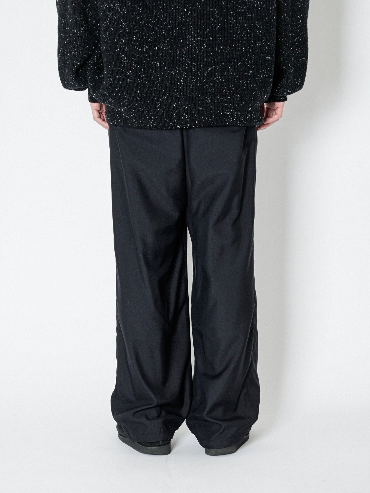NYLON 1TUCK EASY TROUSERS[BLACK] | 1LDK (ワンエルディーケー) 公式
